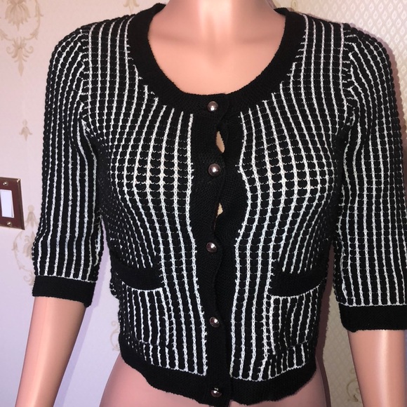 Crop Top Cardigan 🔥🔥 - Picture 1 of 7